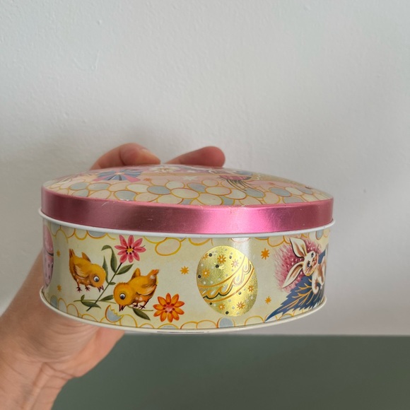 Baret Ware vintage Easter tin box - Picture 2 of 9